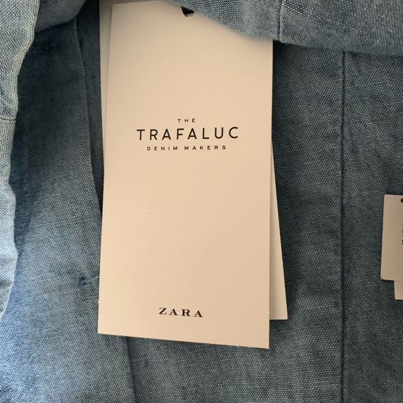 Cropped Denim Blouse - Picture 3 of 3